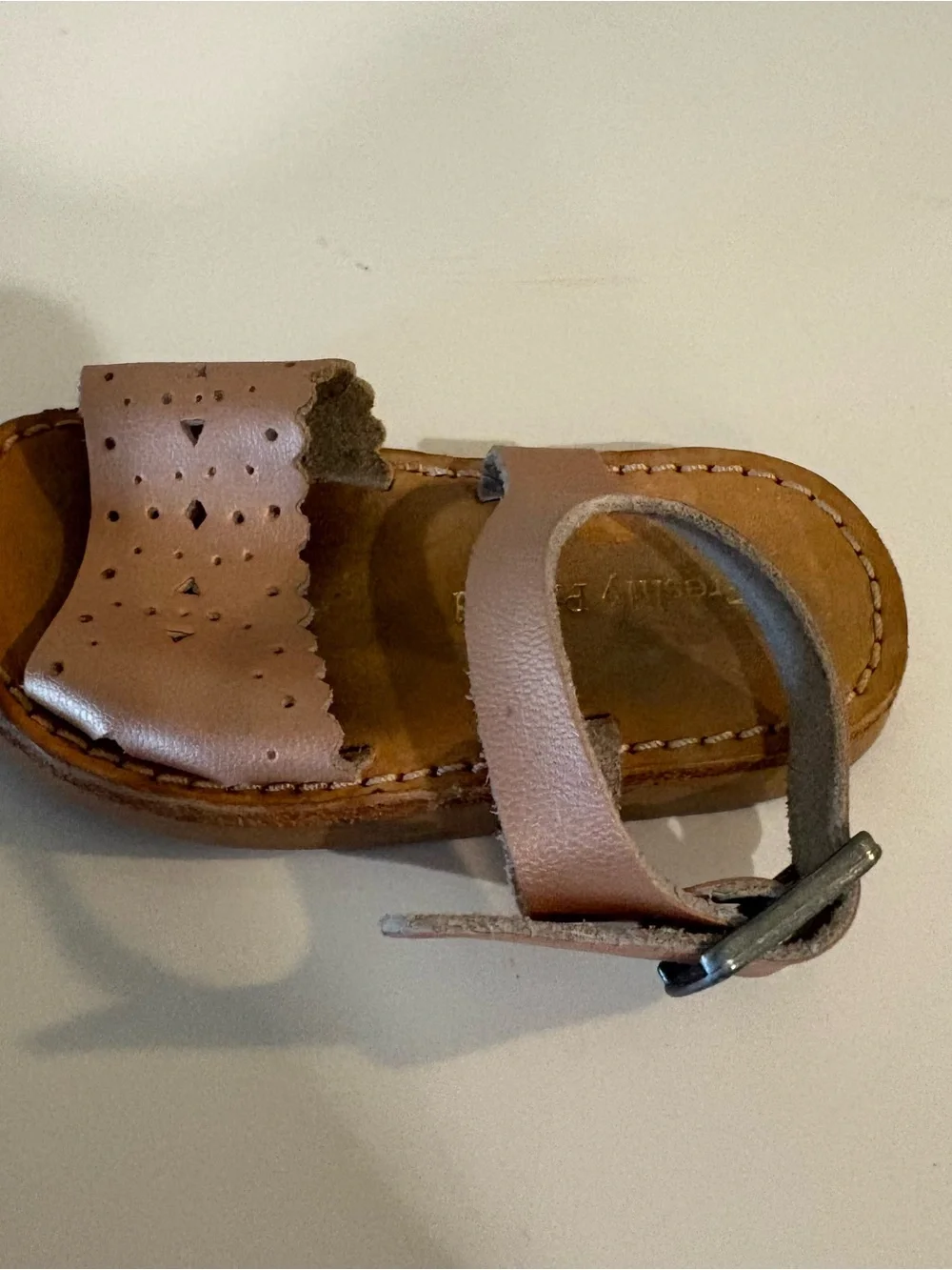 Freshly Picked laguna sandal in rose gold color size 3